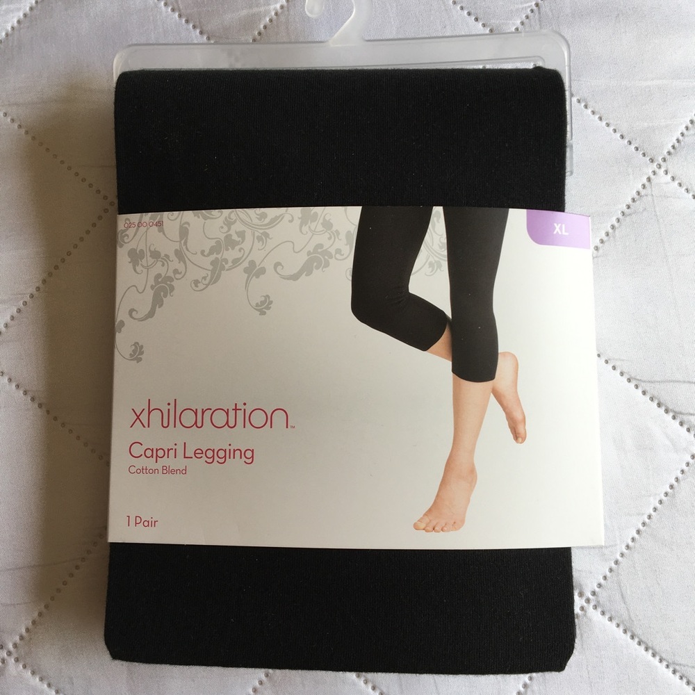 NWT xhilaration Capri Legging size XL